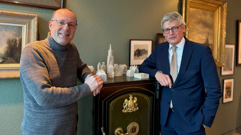 20260310 OA Projectleider Bert Kuijer zorgt samen met burgemeester Bolsius dat stemmen toegankelijk en inclusief is